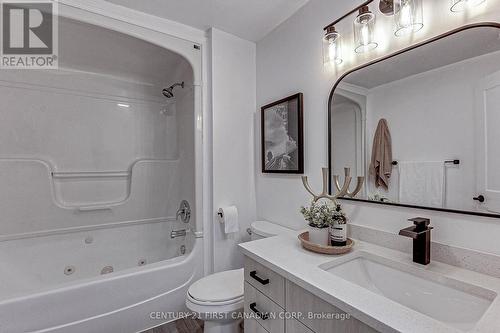 347 Thiel Street E, London, ON - Indoor Photo Showing Bathroom