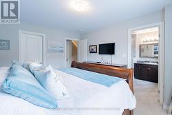 LEVEL 3: Master bedroom, Ensuite, Laundry - 