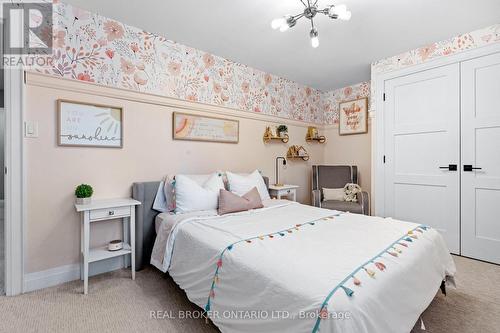 3 Oak Ridge Court, East Gwillimbury, ON - Indoor Photo Showing Bedroom