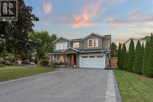 3 Oak Ridge Court, East Gwillimbury, ON - Outdoor With Facade