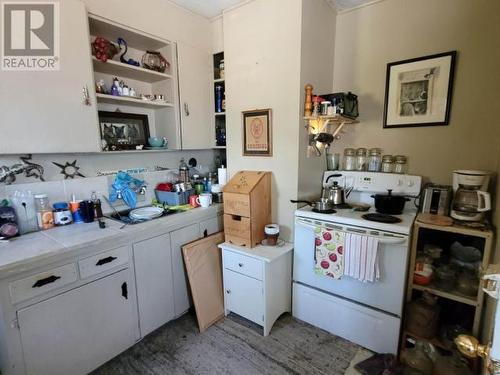 1-6-6865 Duncan Street, Powell River, BC - Indoor Photo Showing Kitchen