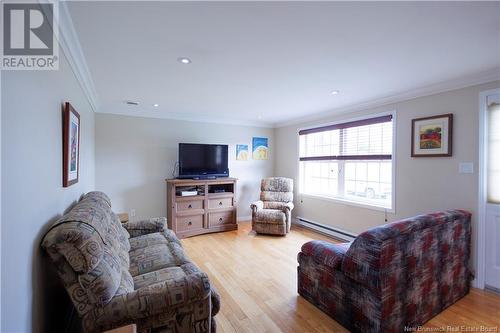 32 Rideout Street, Grand-Sault/Grand Falls, NB - Indoor Photo Showing Living Room