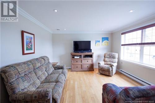 32 Rideout Street, Grand-Sault/Grand Falls, NB - Indoor Photo Showing Living Room