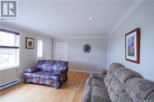 32 Rideout Street, Grand-Sault/Grand Falls, NB - Indoor Photo Showing Living Room