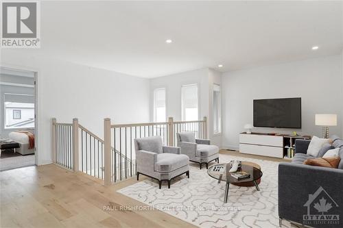 525 Supernova Street, Ottawa, ON - Indoor Photo Showing Living Room