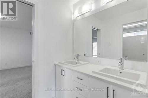 525 Supernova Street, Ottawa, ON - Indoor Photo Showing Bathroom