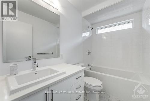 525 Supernova Street, Ottawa, ON - Indoor Photo Showing Bathroom