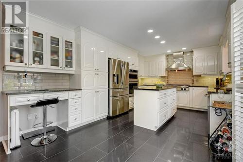 122 Marshfield Street, Ottawa, ON - Indoor Photo Showing Kitchen With Upgraded Kitchen