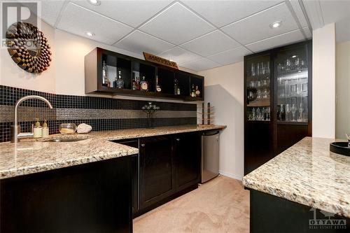 122 Marshfield Street, Ottawa, ON - Indoor Photo Showing Kitchen