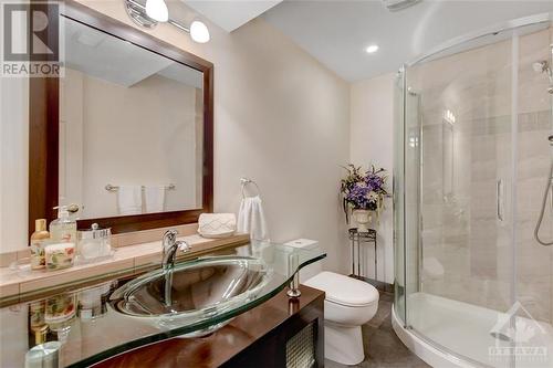 122 Marshfield Street, Ottawa, ON - Indoor Photo Showing Bathroom