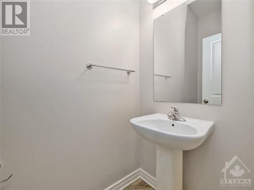 502 Muscari Street, Ottawa, ON - Indoor Photo Showing Bathroom