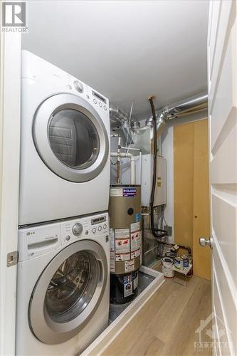 110 Bluestone Private, Ottawa, ON - Indoor Photo Showing Laundry Room