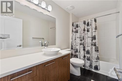 637 Capuchon Way, Ottawa, ON - Indoor Photo Showing Bathroom