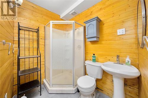 119 Samuel Street, Sarnia, ON - Indoor Photo Showing Bathroom