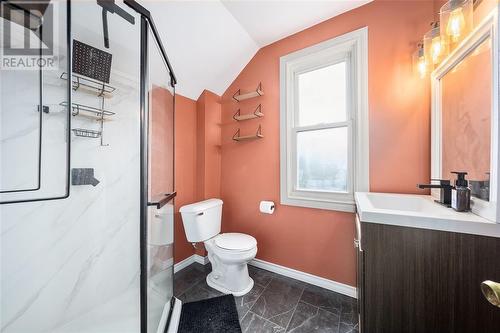 119 Samuel Street, Sarnia, ON - Indoor Photo Showing Bathroom