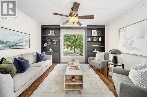 119 Samuel Street, Sarnia, ON - Indoor Photo Showing Living Room