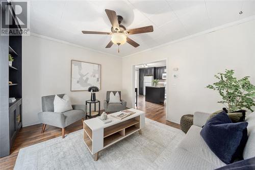 119 Samuel Street, Sarnia, ON - Indoor Photo Showing Living Room