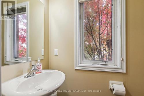 5 Ignatius Lane, Toronto, ON - Indoor Photo Showing Bathroom