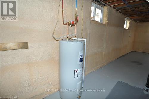 857 9Th Avenue E, Owen Sound, ON - Indoor Photo Showing Basement