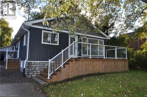 Great Front Deck - 857 9Th Avenue E, Owen Sound, ON - Outdoor