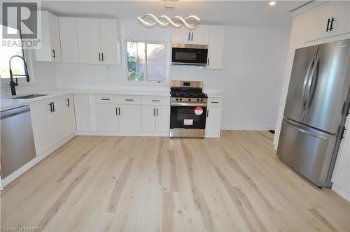 4 appliances - 857 9Th Avenue E, Owen Sound, ON - Indoor Photo Showing Kitchen