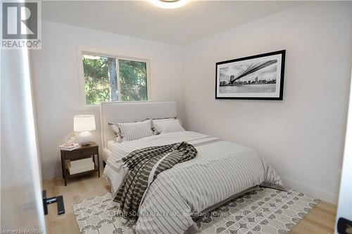 857 9Th Avenue E, Owen Sound, ON - Indoor Photo Showing Bedroom