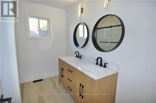 857 9Th Avenue E, Owen Sound, ON - Indoor Photo Showing Bathroom