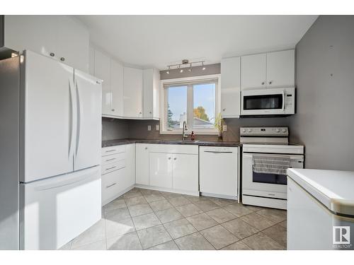 6304 187 St Nw, Edmonton, AB - Indoor Photo Showing Kitchen