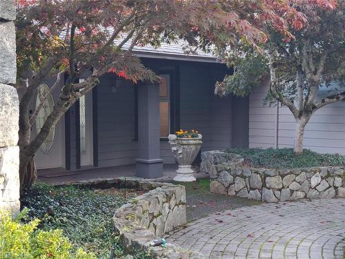 1380 Cloake Hill Rd, North Saanich, BC 