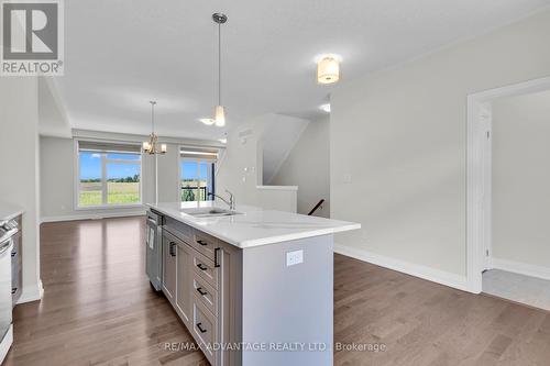 54 - 271 Grey Silo Road, Waterloo, ON - Indoor Photo Showing Kitchen With Double Sink