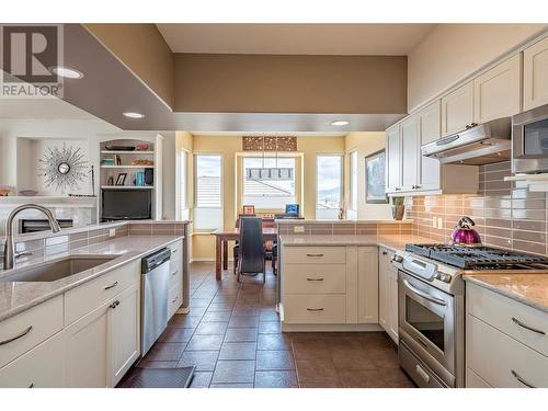 3 Quail Vista Place, Vernon, BC - Indoor Photo Showing Kitchen With Upgraded Kitchen