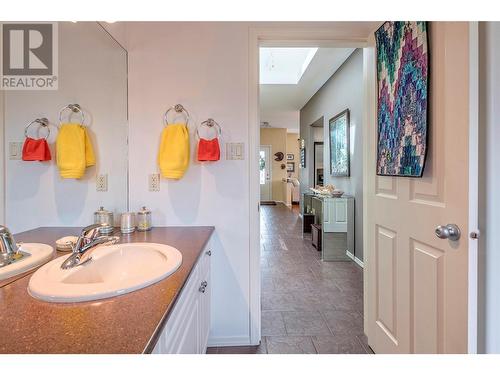 3 Quail Vista Place, Vernon, BC - Indoor Photo Showing Bathroom