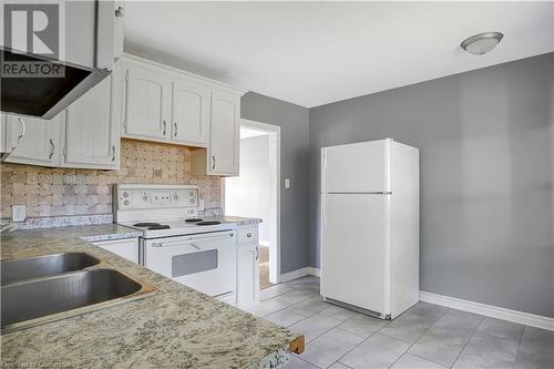 190 Pinebush Road, Cambridge, ON - Indoor Photo Showing Kitchen With Double Sink