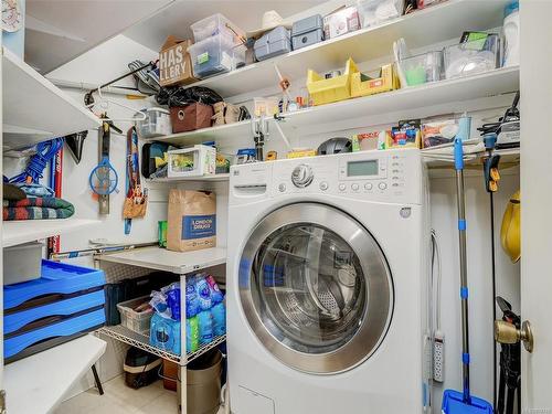 315-2040 White Birch Rd, Sidney, BC - Indoor Photo Showing Laundry Room