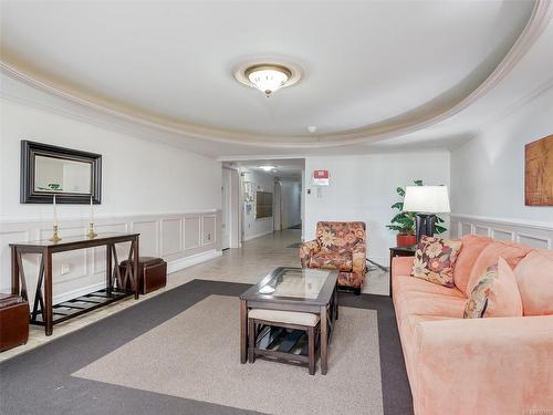 315-2040 White Birch Rd, Sidney, BC - Indoor Photo Showing Living Room