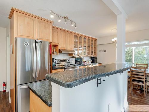 315-2040 White Birch Rd, Sidney, BC - Indoor Photo Showing Kitchen