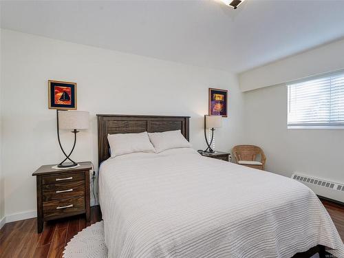 315-2040 White Birch Rd, Sidney, BC - Indoor Photo Showing Bedroom