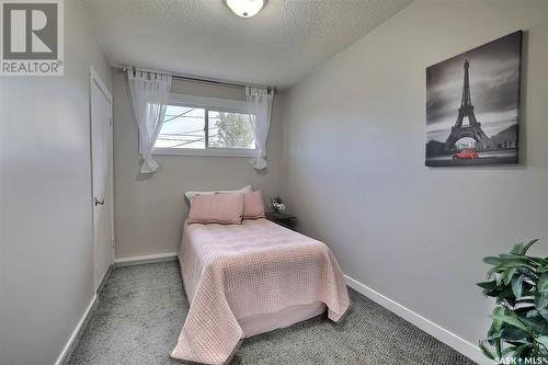 3704 Sherwood Drive, Regina, SK - Indoor Photo Showing Bedroom