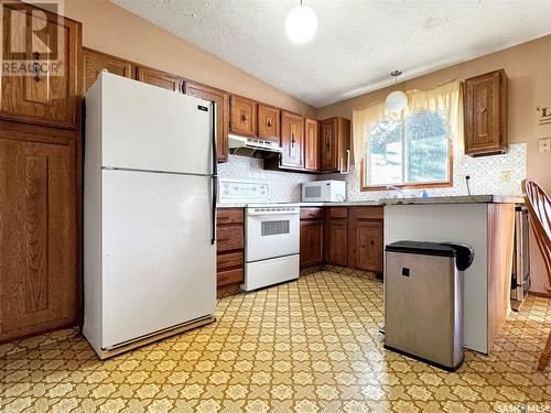 503 Steele Street, Cut Knife, SK - Indoor Photo Showing Kitchen