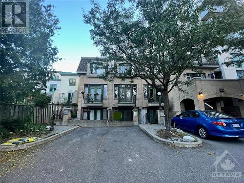 Private & secluded in the heart of New Edinburgh - 407 Mackay Street Unit#B, Ottawa, ON - Outdoor With Balcony