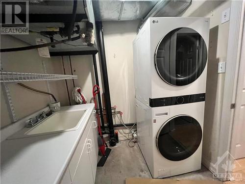 Laundry and utility room - 407 Mackay Street Unit#B, Ottawa, ON - Indoor Photo Showing Laundry Room