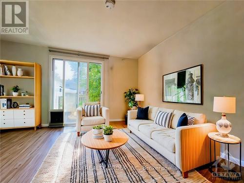 D - 1468 Heatherington Road, Ottawa, ON - Indoor Photo Showing Living Room