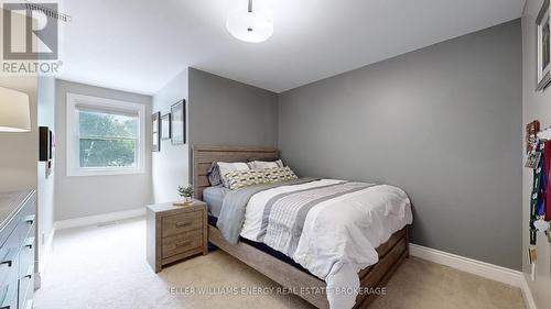 5 Mcnamara Court, Ajax (Northwest Ajax), ON - Indoor Photo Showing Bedroom