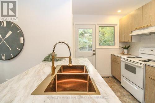 1472 Westbrook Drive, Peterborough (Monaghan), ON - Indoor Photo Showing Kitchen