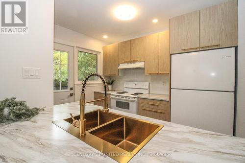 1472 Westbrook Drive, Peterborough (Monaghan), ON - Indoor Photo Showing Kitchen With Double Sink