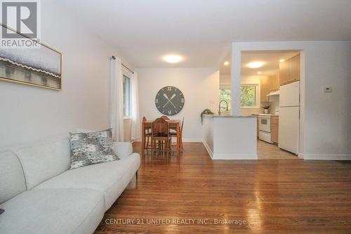 1472 Westbrook Drive, Peterborough (Monaghan), ON - Indoor Photo Showing Living Room