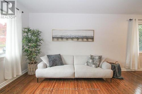 1472 Westbrook Drive, Peterborough (Monaghan), ON - Indoor Photo Showing Living Room