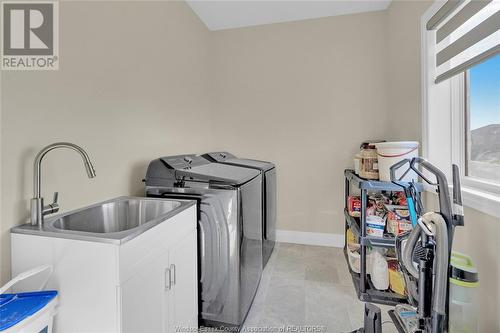 305 Morin Road, Amherstburg, ON - Indoor Photo Showing Laundry Room