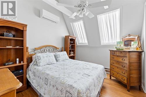 4726 Howard, Windsor, ON - Indoor Photo Showing Bedroom