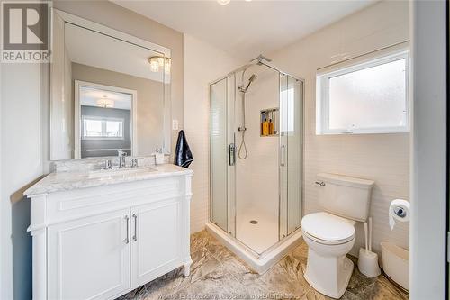 2083 Shawnee Road, Tecumseh, ON - Indoor Photo Showing Bathroom